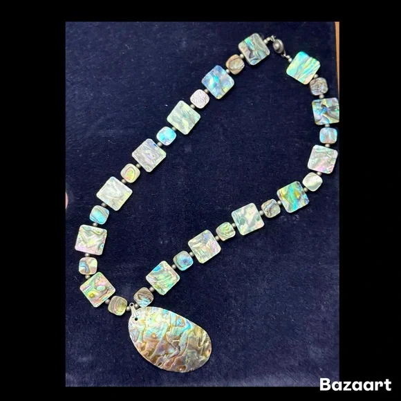 Vintage Iridescent Abalone Shell Necklace - Picture 5 of 11